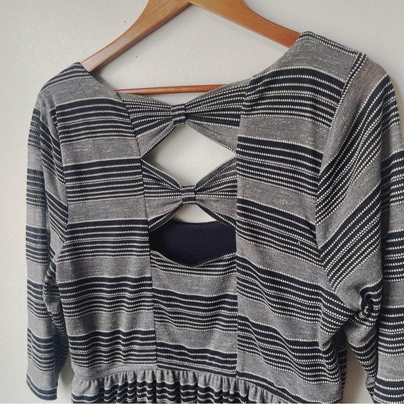 Skater Dress Women's 1X Black & White Striped Cross 3/4 Sleeve - Picture 5 of 6